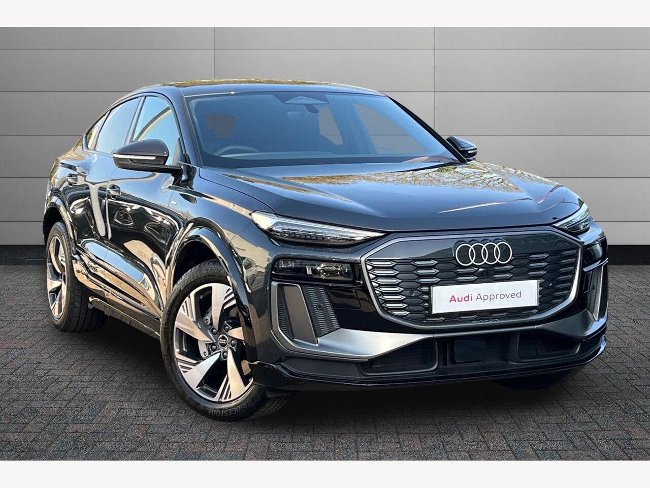 Main listing image - Audi Q6