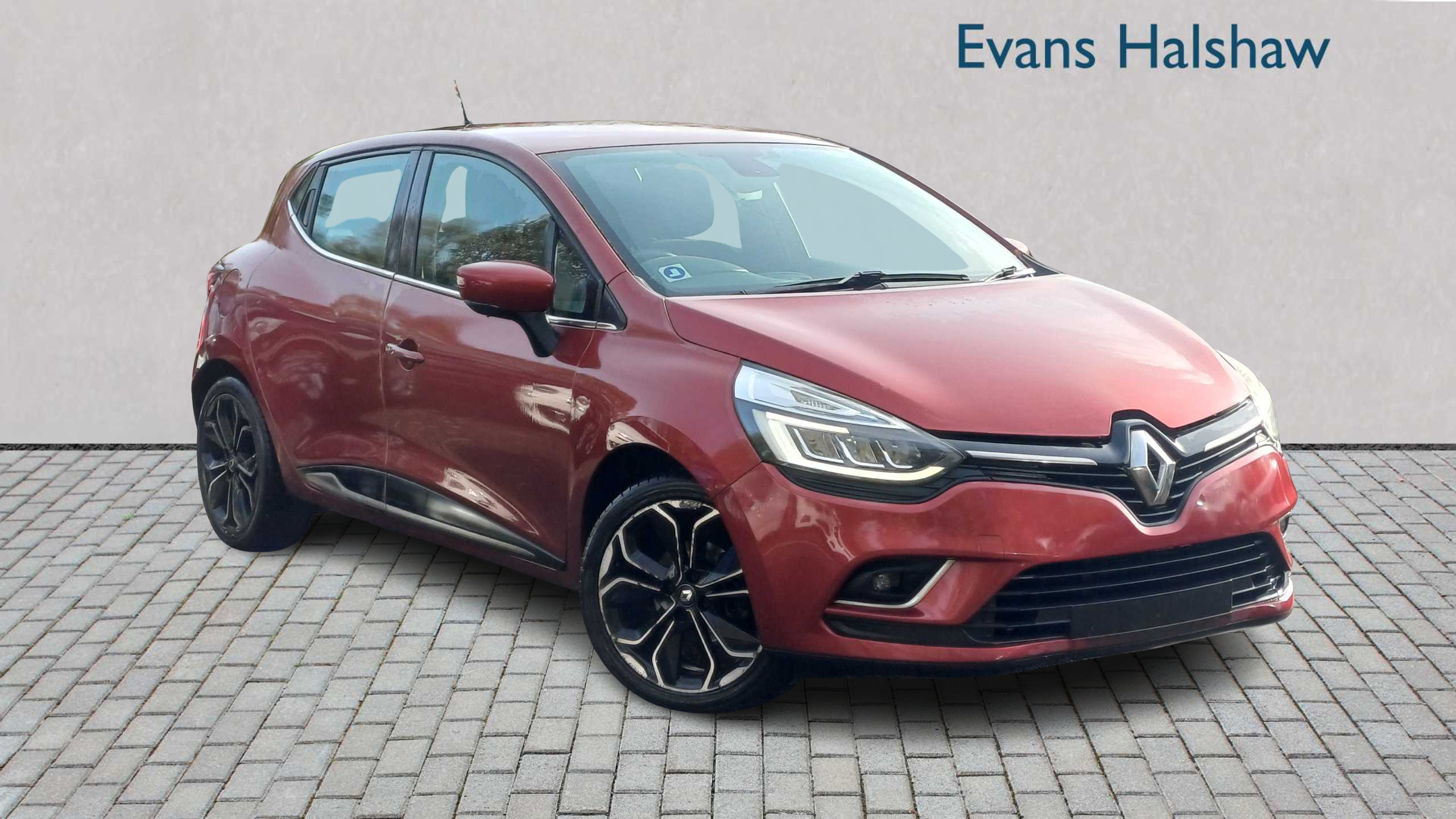 Main listing image - Renault Clio