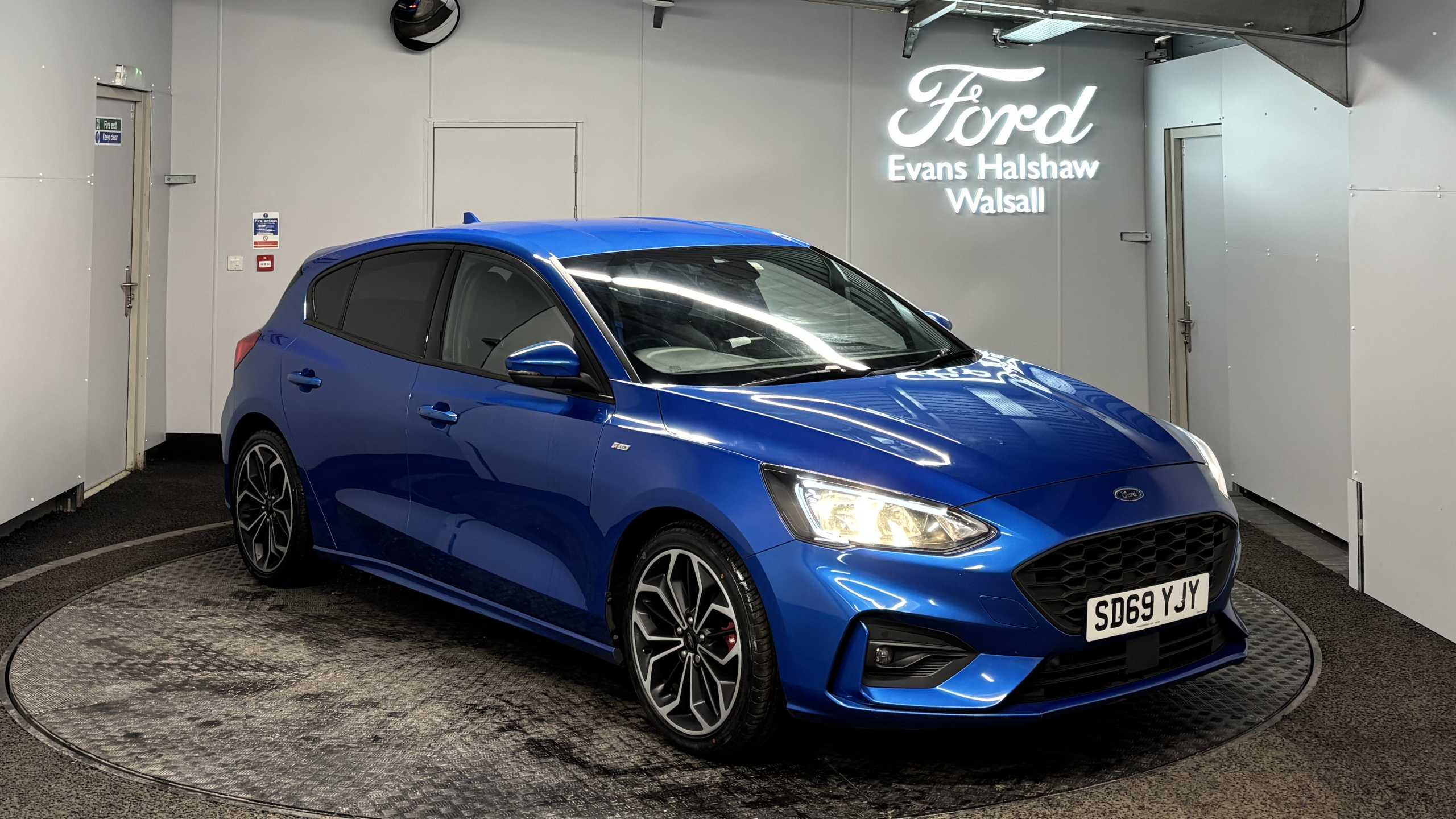 Main listing image - Ford Focus