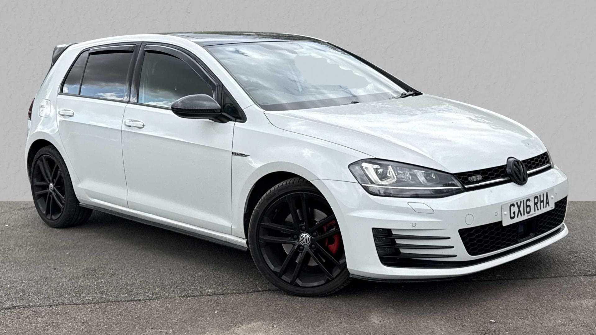 Main listing image - Volkswagen Golf