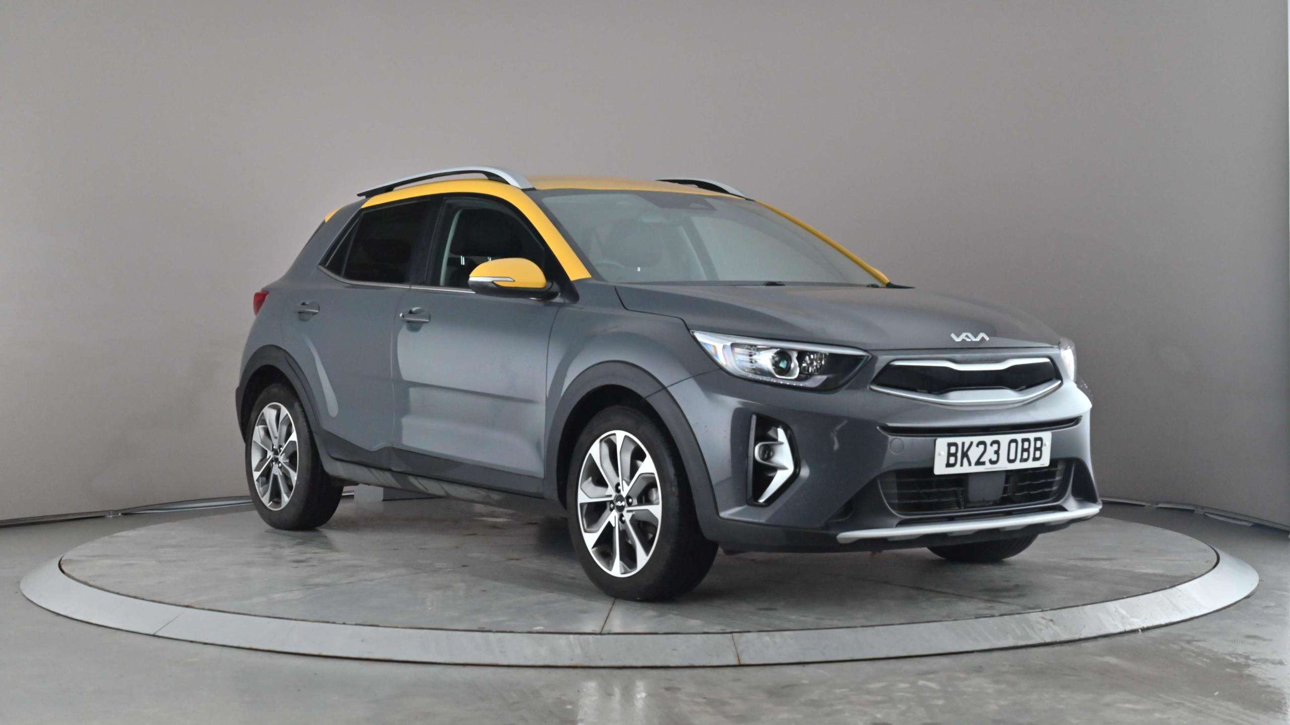Main listing image - Kia Stonic