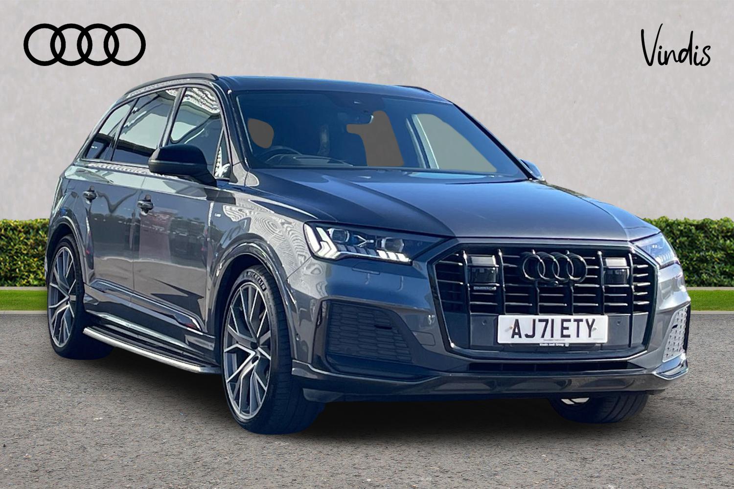 Main listing image - Audi Q7