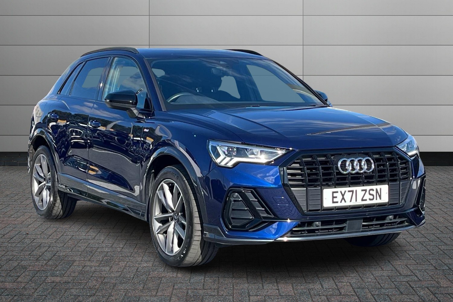 Main listing image - Audi Q3