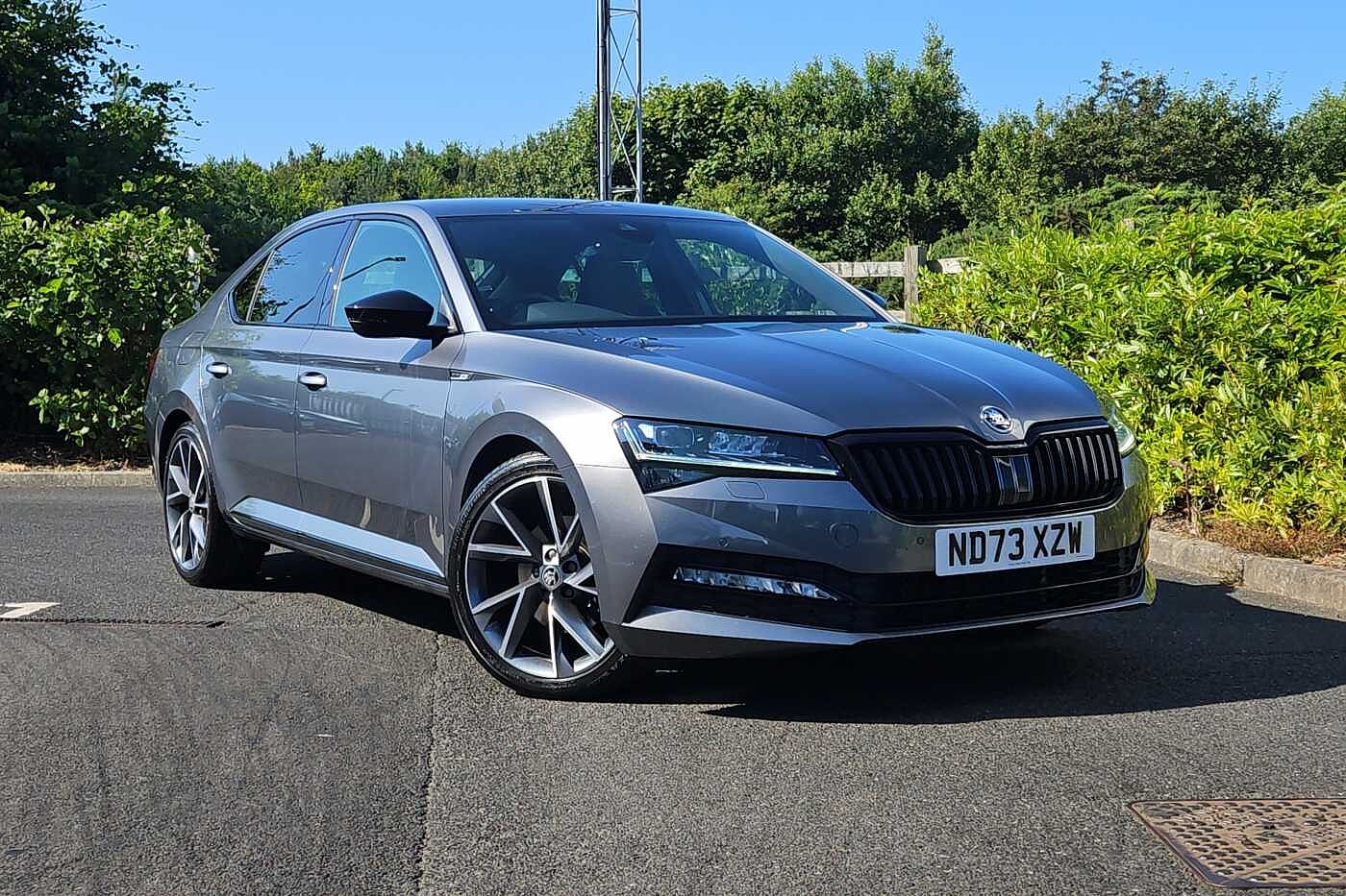 Main listing image - Skoda Superb