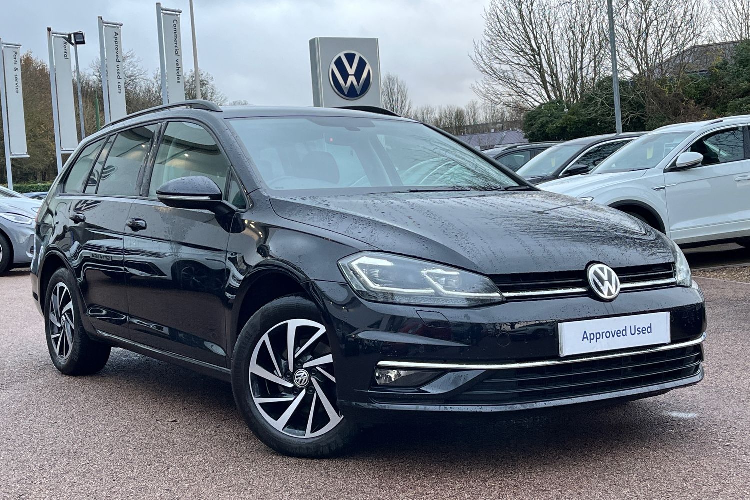 Main listing image - Volkswagen Golf Estate