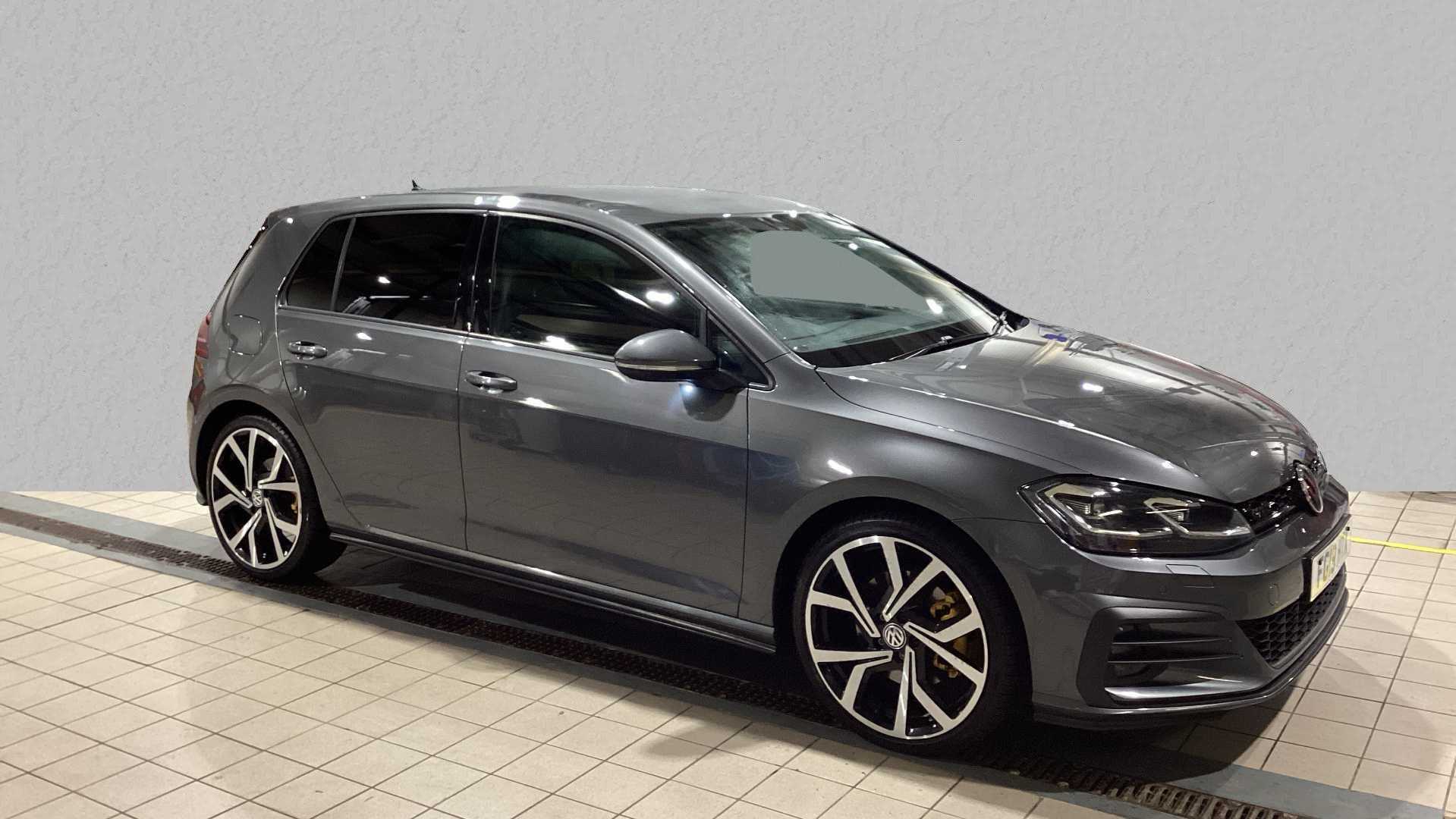 Main listing image - Volkswagen Golf