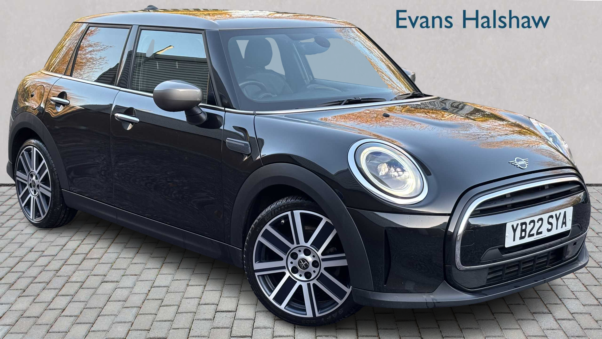 Main listing image - MINI Hatchback 5dr