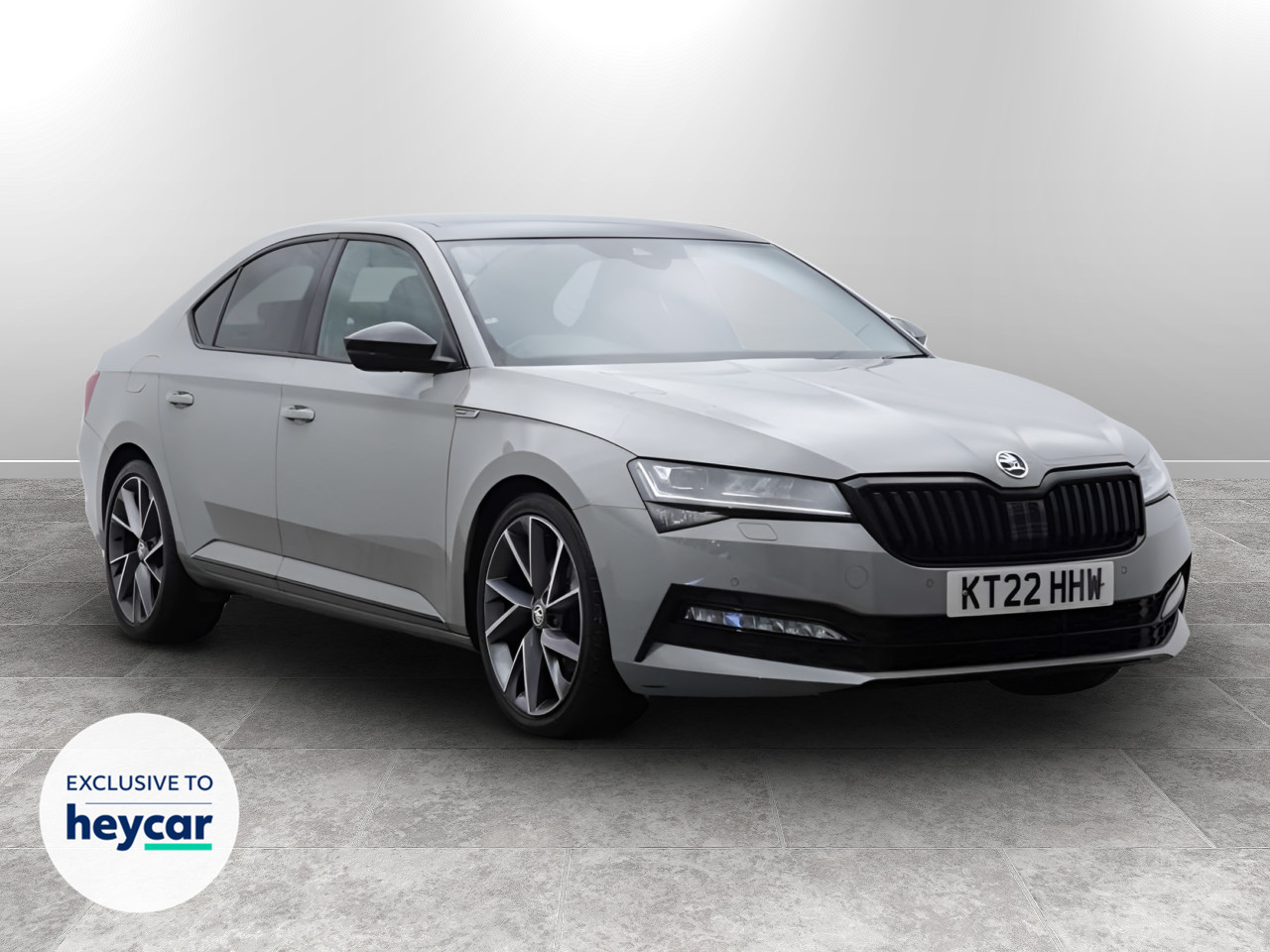 Main listing image - Skoda Superb