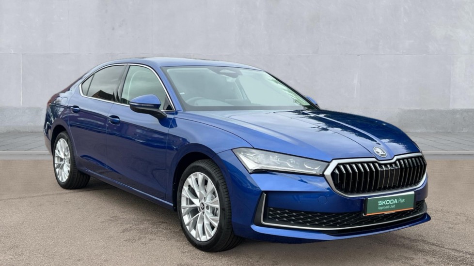 Main listing image - Skoda Superb