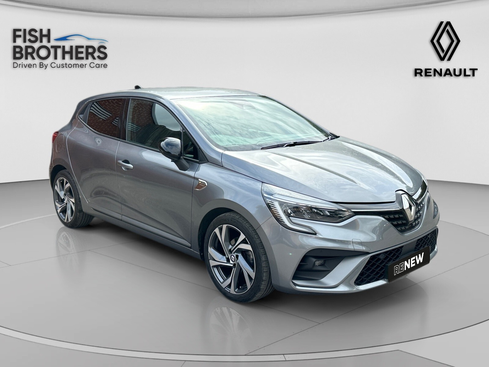 Main listing image - Renault Clio