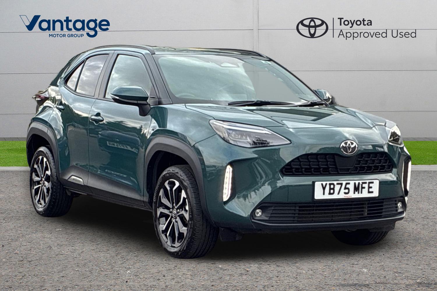 Main listing image - Toyota Yaris Cross