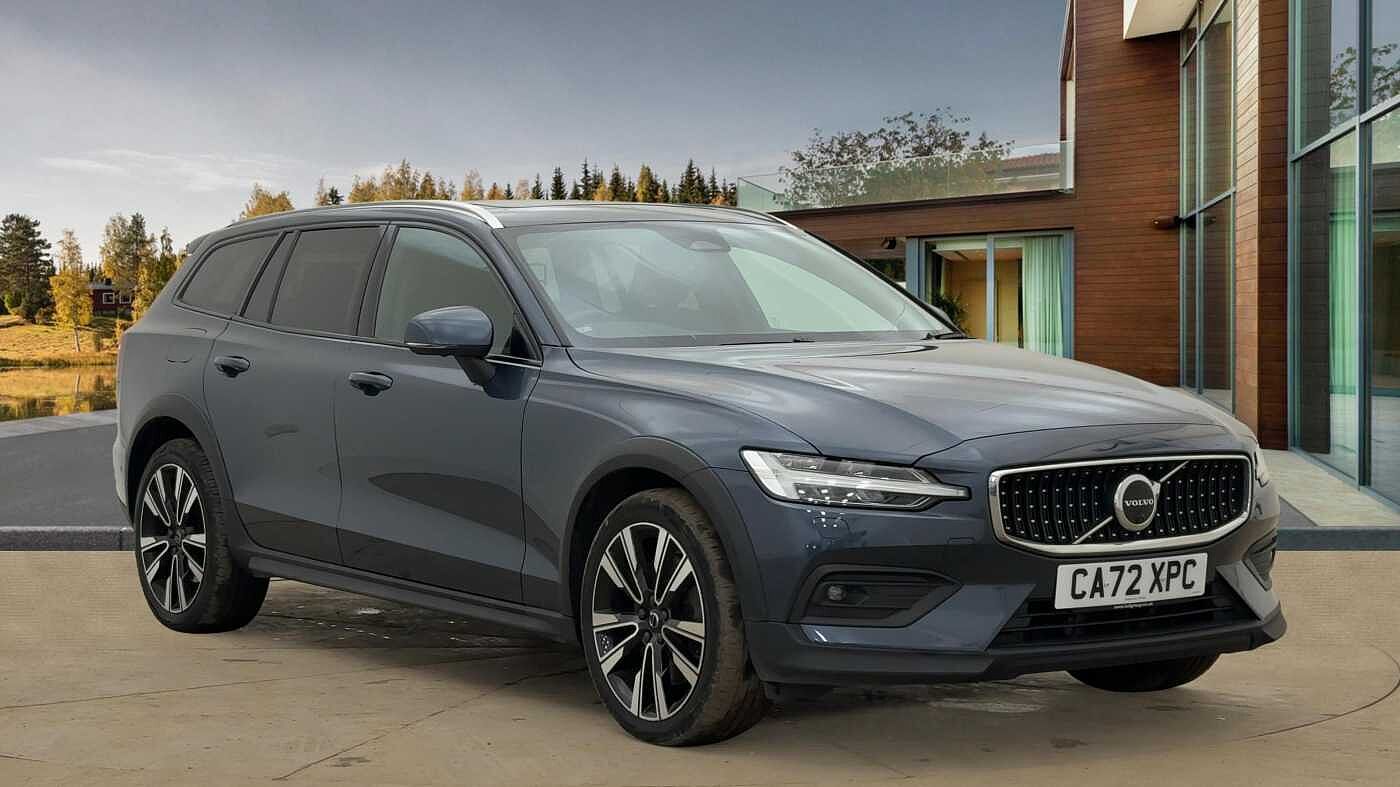 Main listing image - Volvo V60 Cross Country