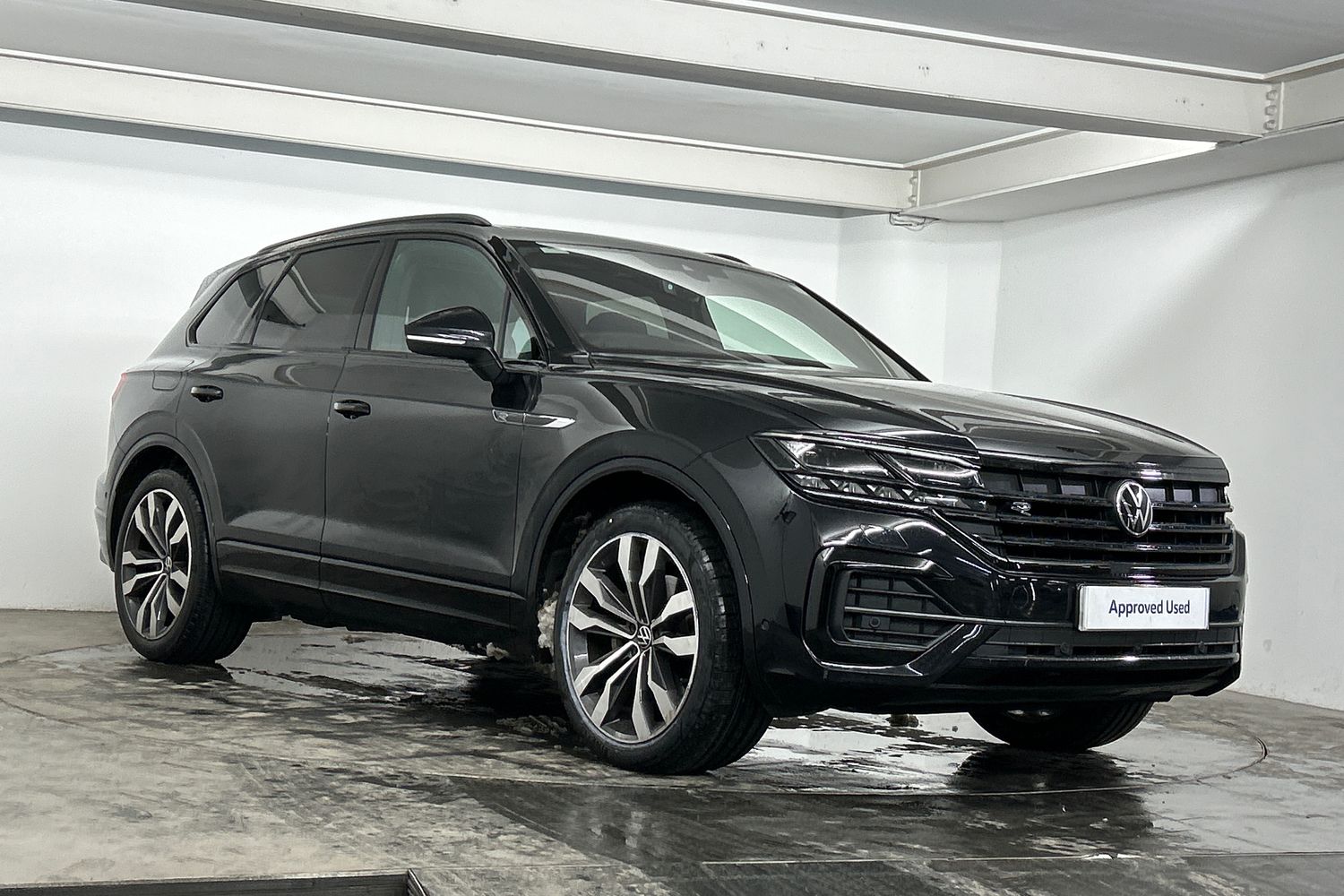 Main listing image - Volkswagen Touareg