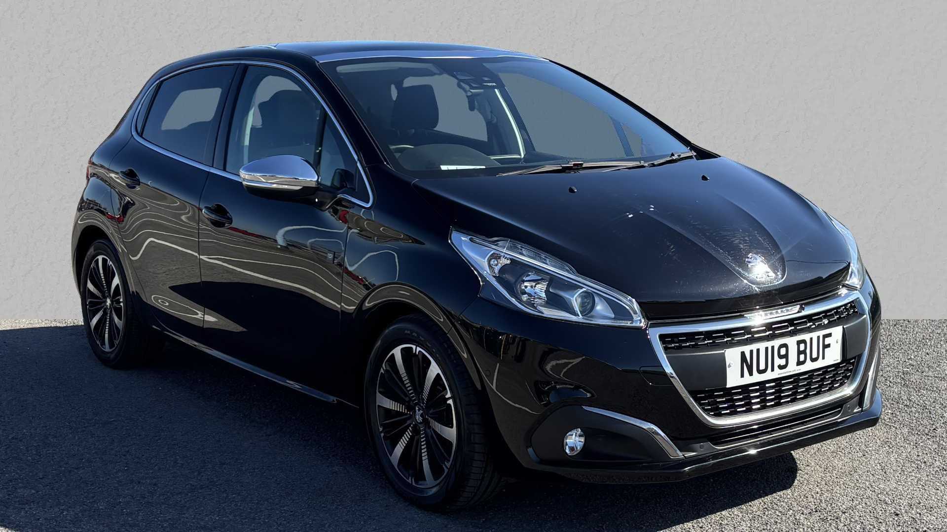 Main listing image - Peugeot 208