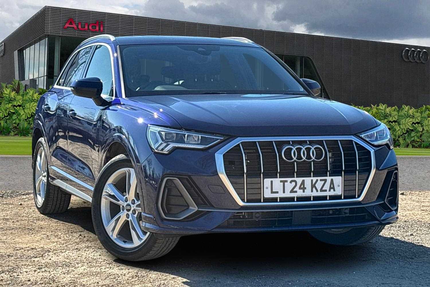 Main listing image - Audi Q3