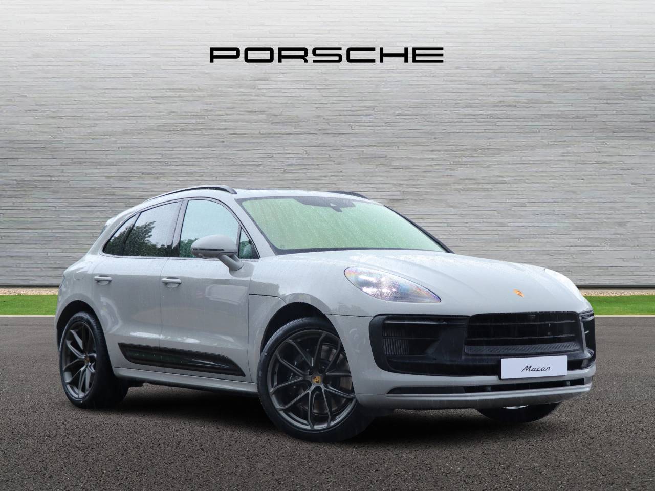 Main listing image - Porsche Macan