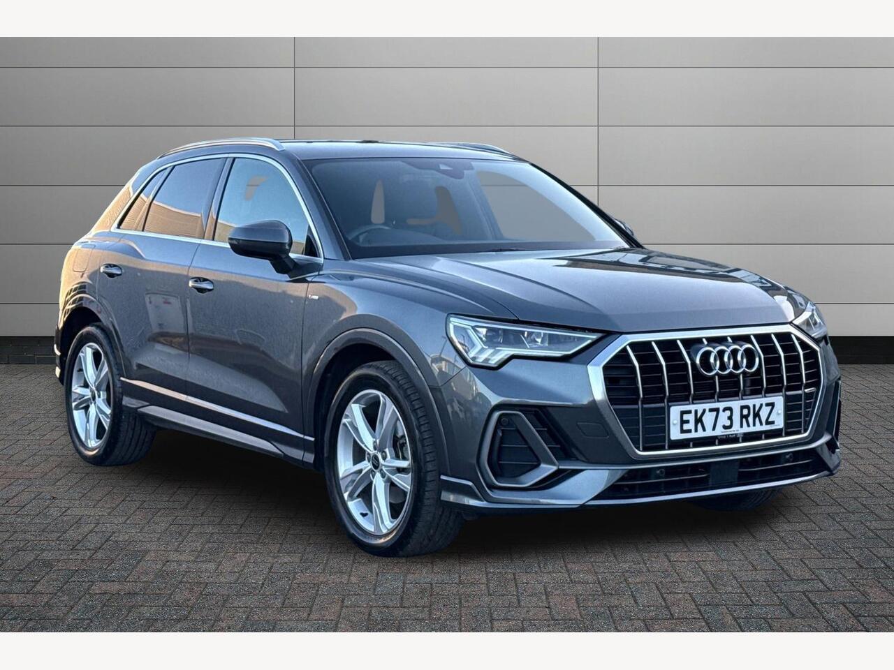 Main listing image - Audi Q3