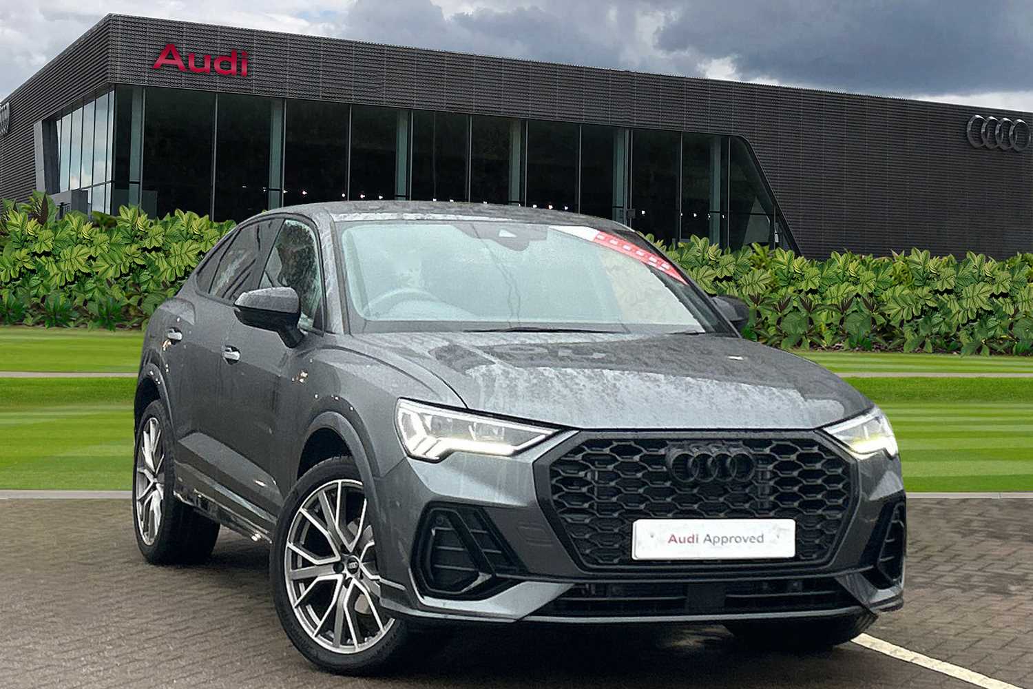 Main listing image - Audi Q3