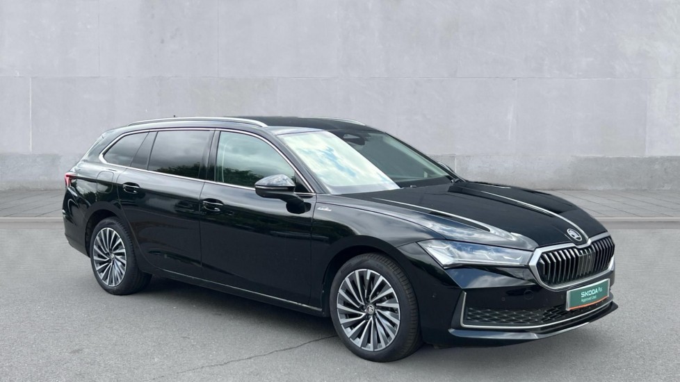 Main listing image - Skoda Superb Estate