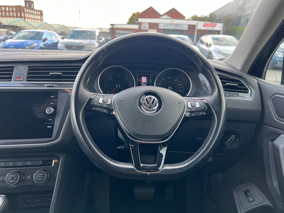 Main listing image - Volkswagen Tiguan Allspace