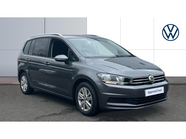 Main listing image - Volkswagen Touran