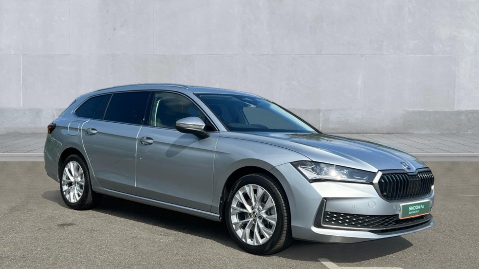 Main listing image - Skoda Superb Estate