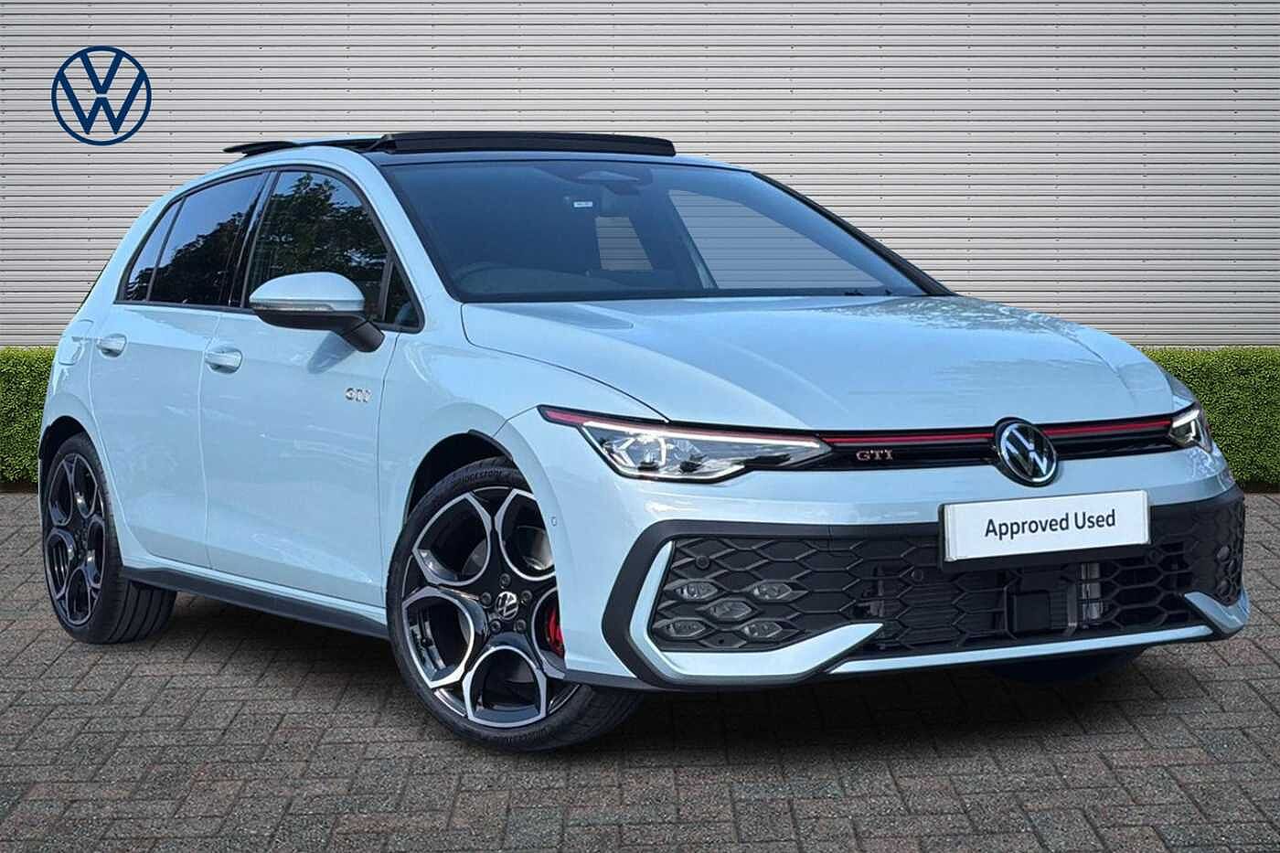 Main listing image - Volkswagen Golf