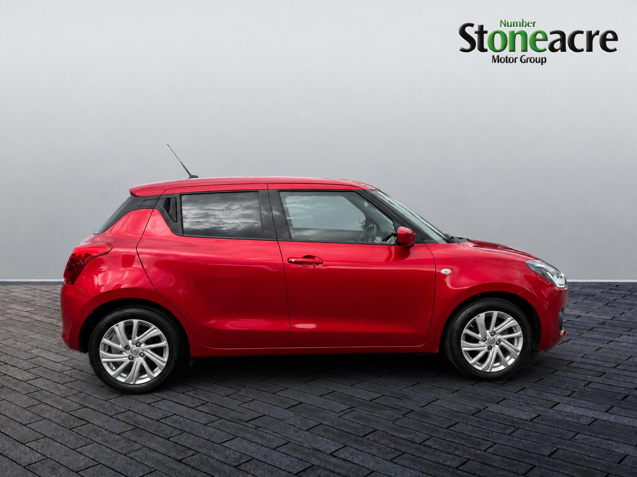 Main listing image - Suzuki Swift