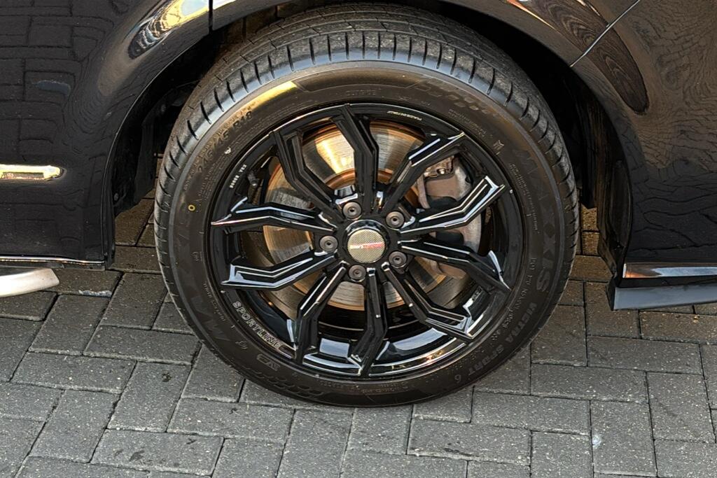 Main listing image - Volkswagen Transporter