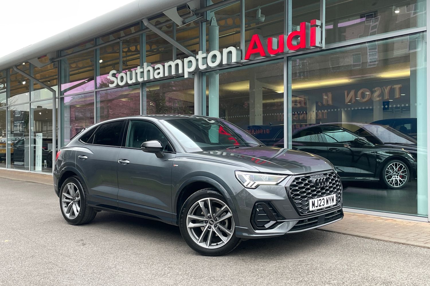 Main listing image - Audi Q3