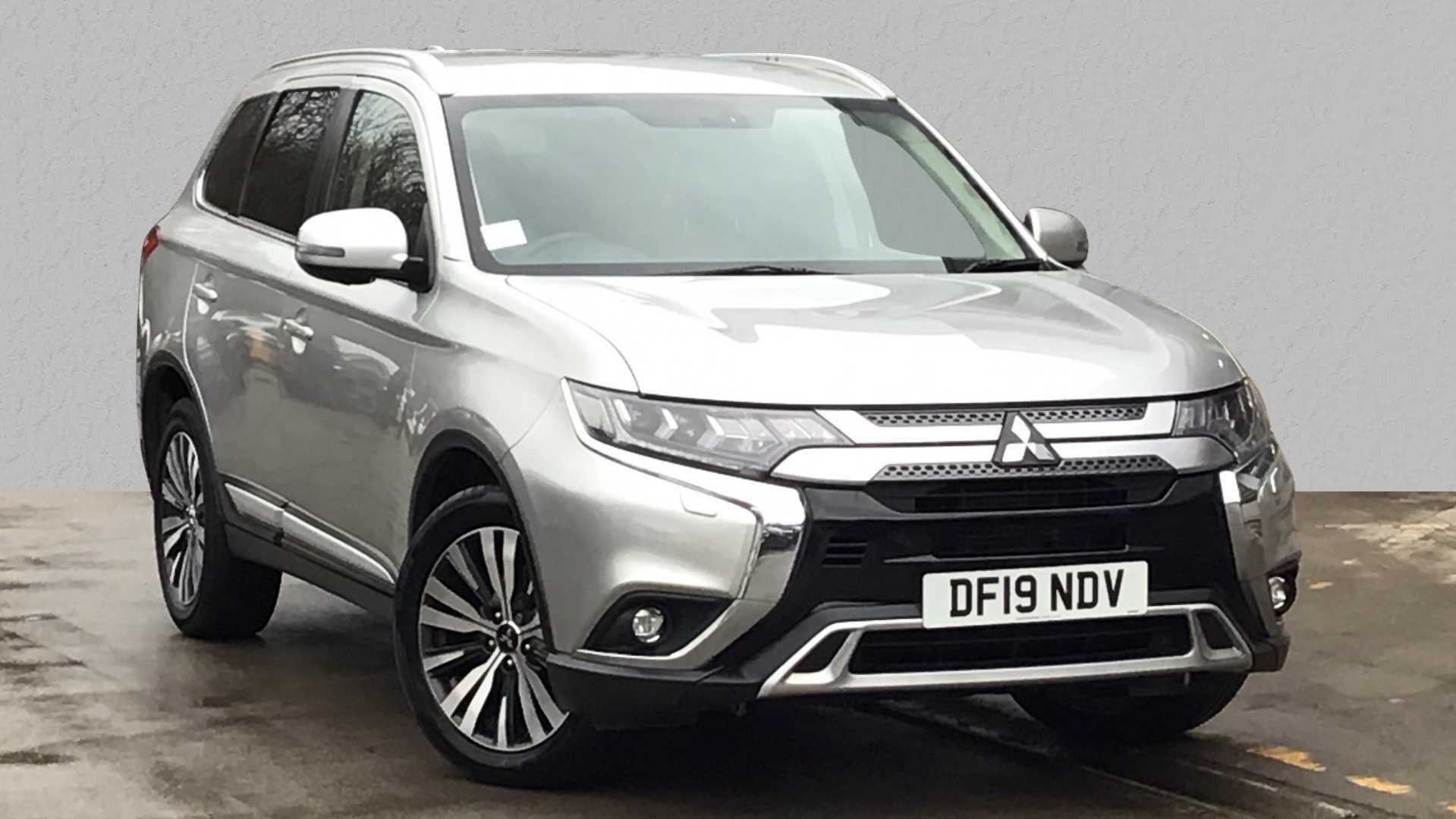 Main listing image - Mitsubishi Outlander