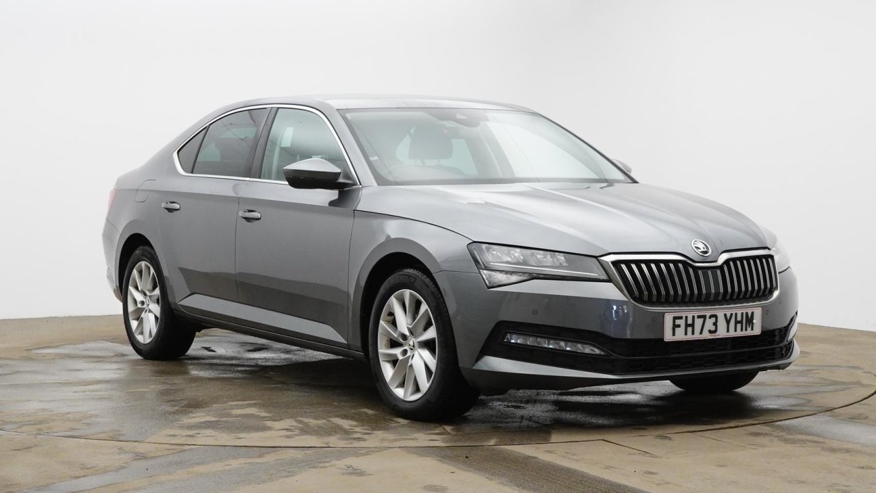 Main listing image - Skoda Superb