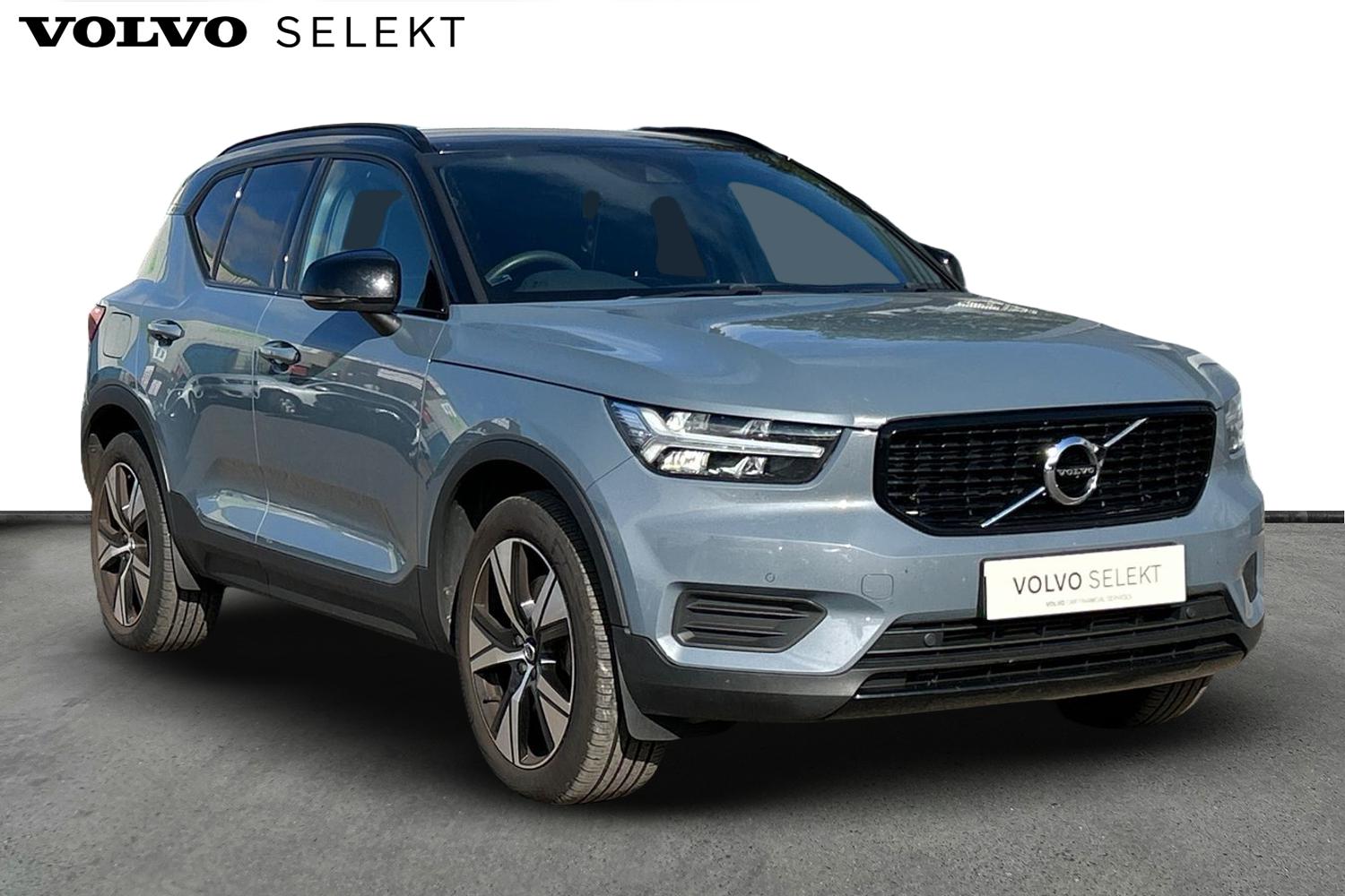 Main listing image - Volvo XC40 Recharge