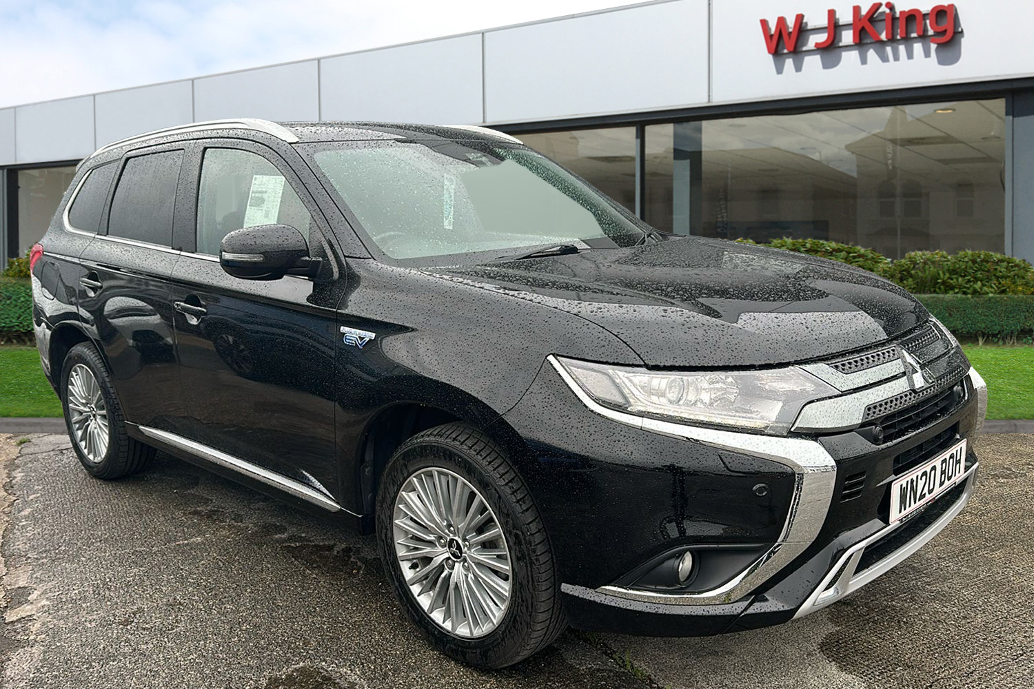Main listing image - Mitsubishi Outlander