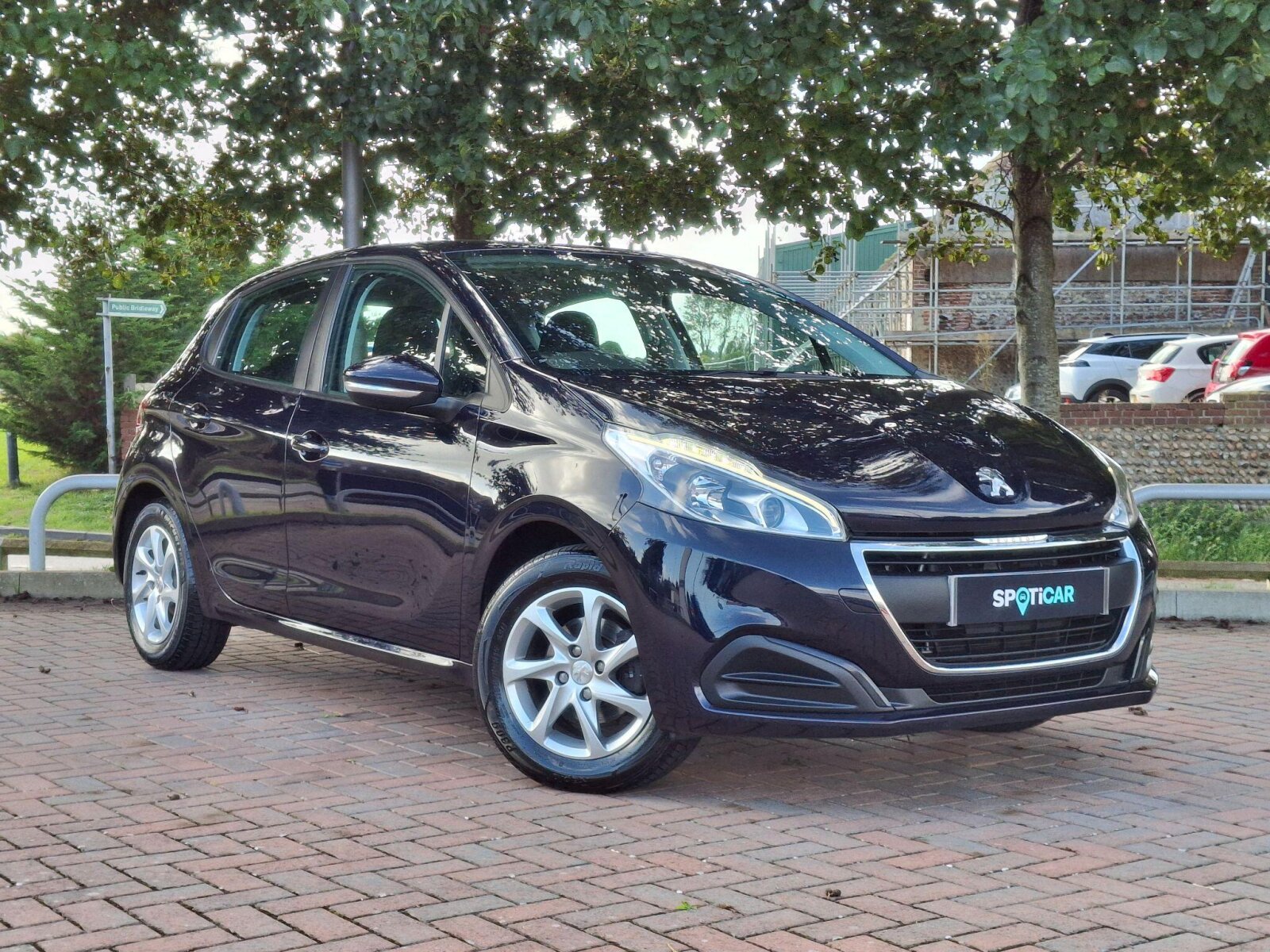 Main listing image - Peugeot 208