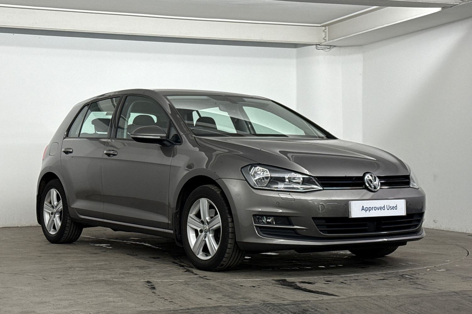 Main listing image - Volkswagen Golf