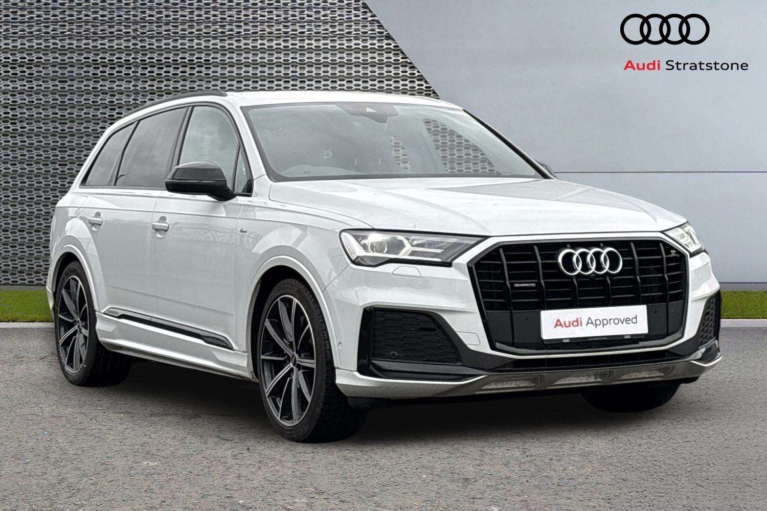 Main listing image - Audi Q7