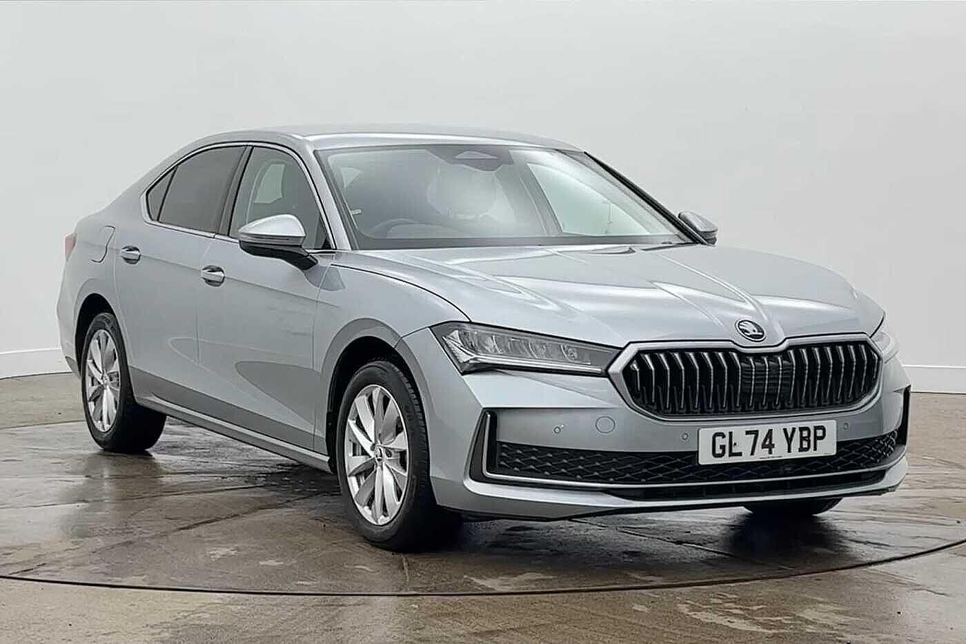 Main listing image - Skoda Superb