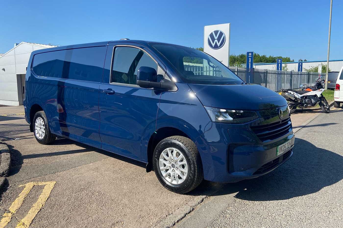 Main listing image - Volkswagen Transporter