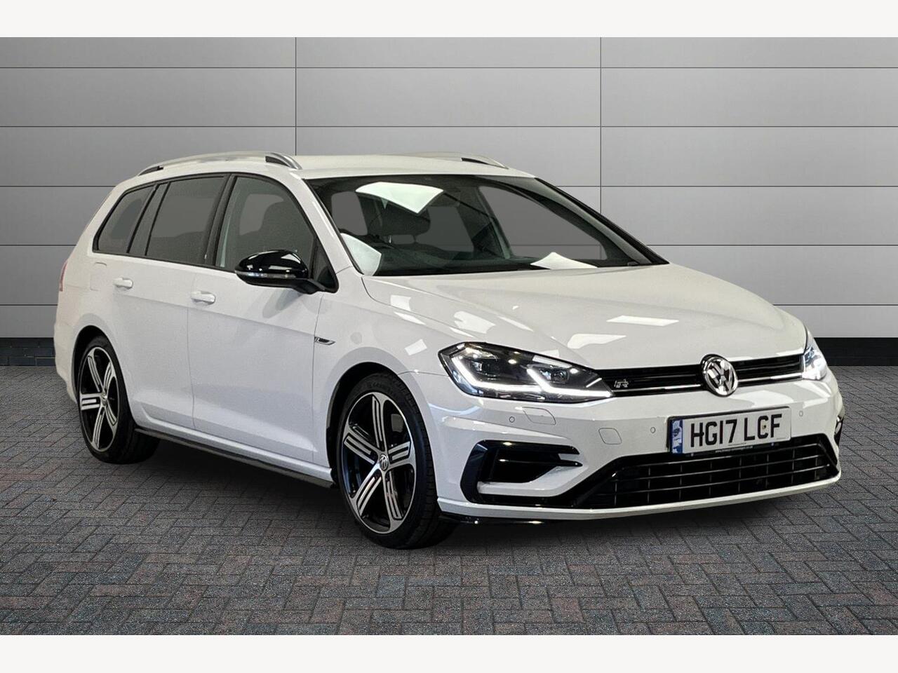 Main listing image - Volkswagen Golf Estate