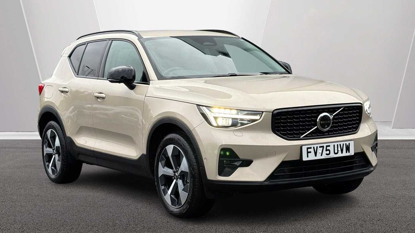 Main listing image - Volvo XC40