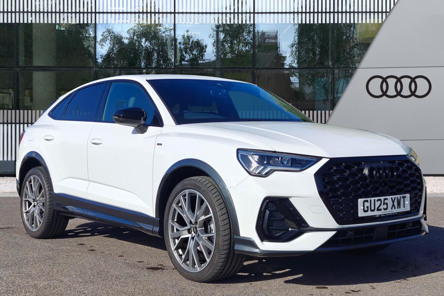 Main listing image - Audi Q3