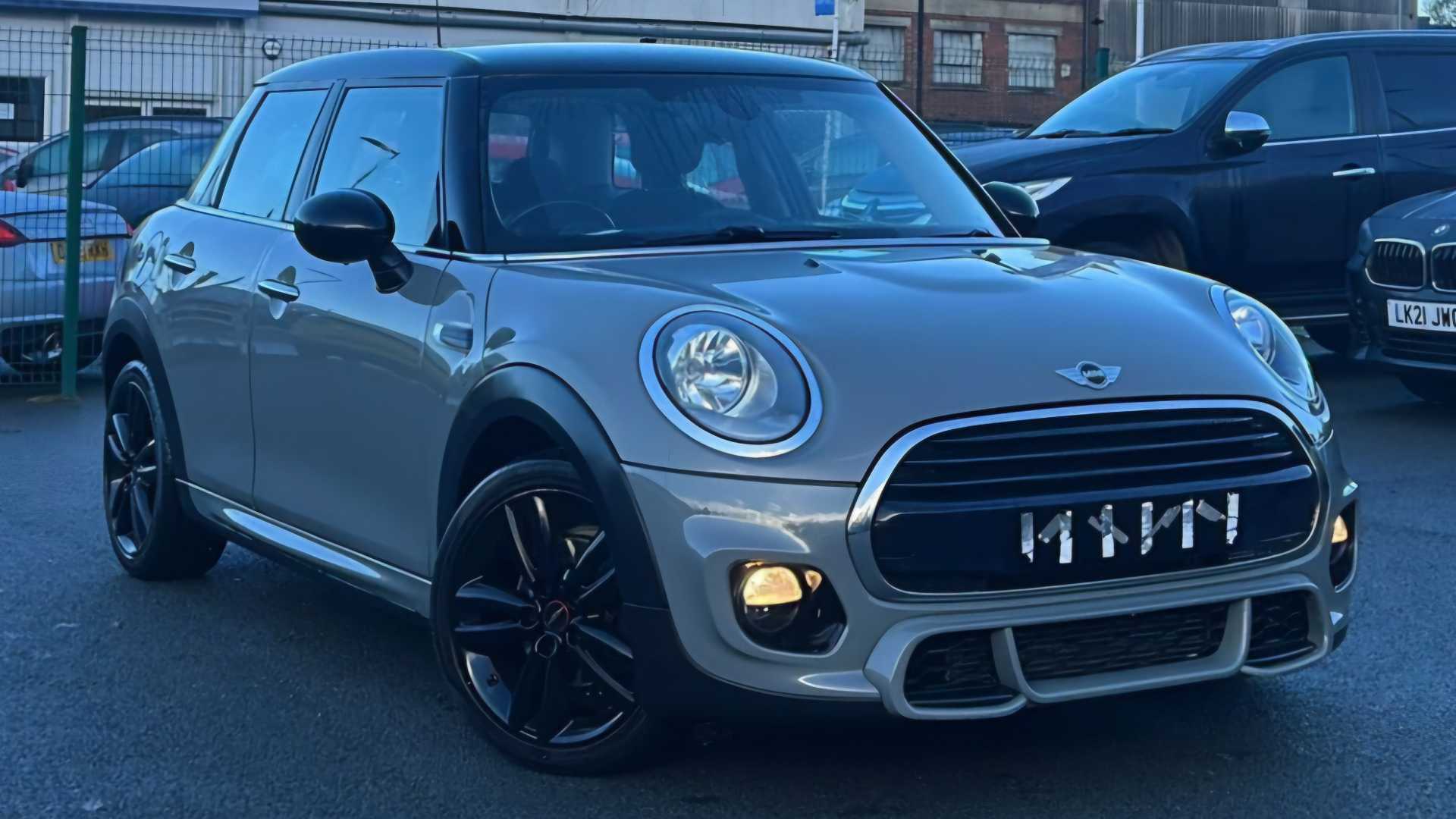 Main listing image - MINI Hatchback 5dr