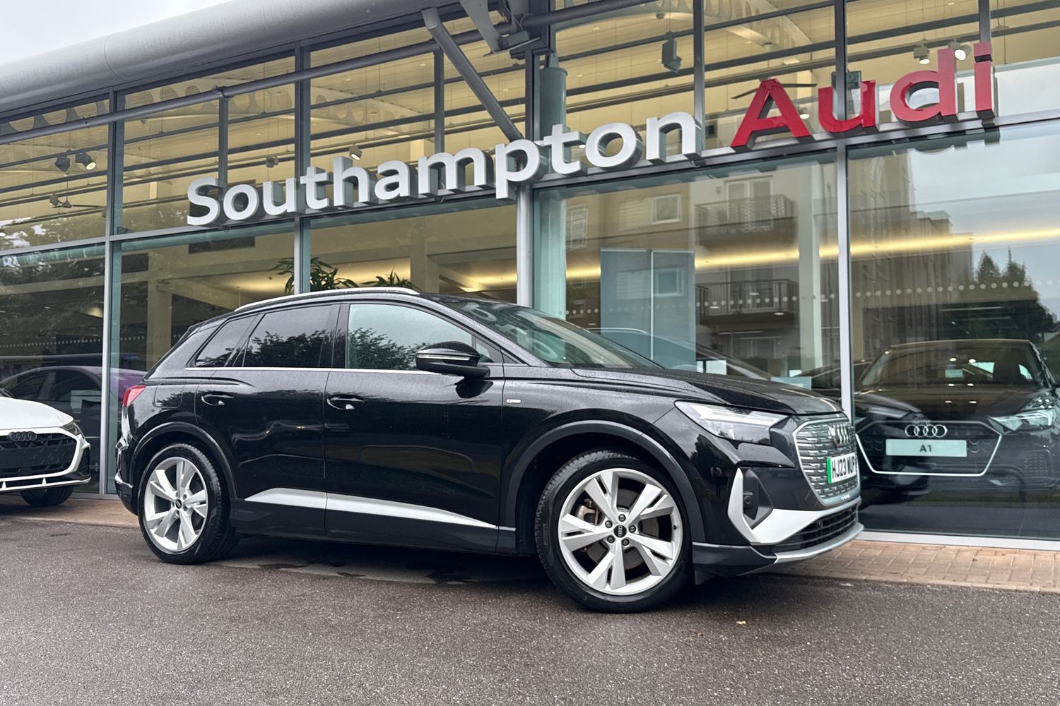 Main listing image - Audi Q4