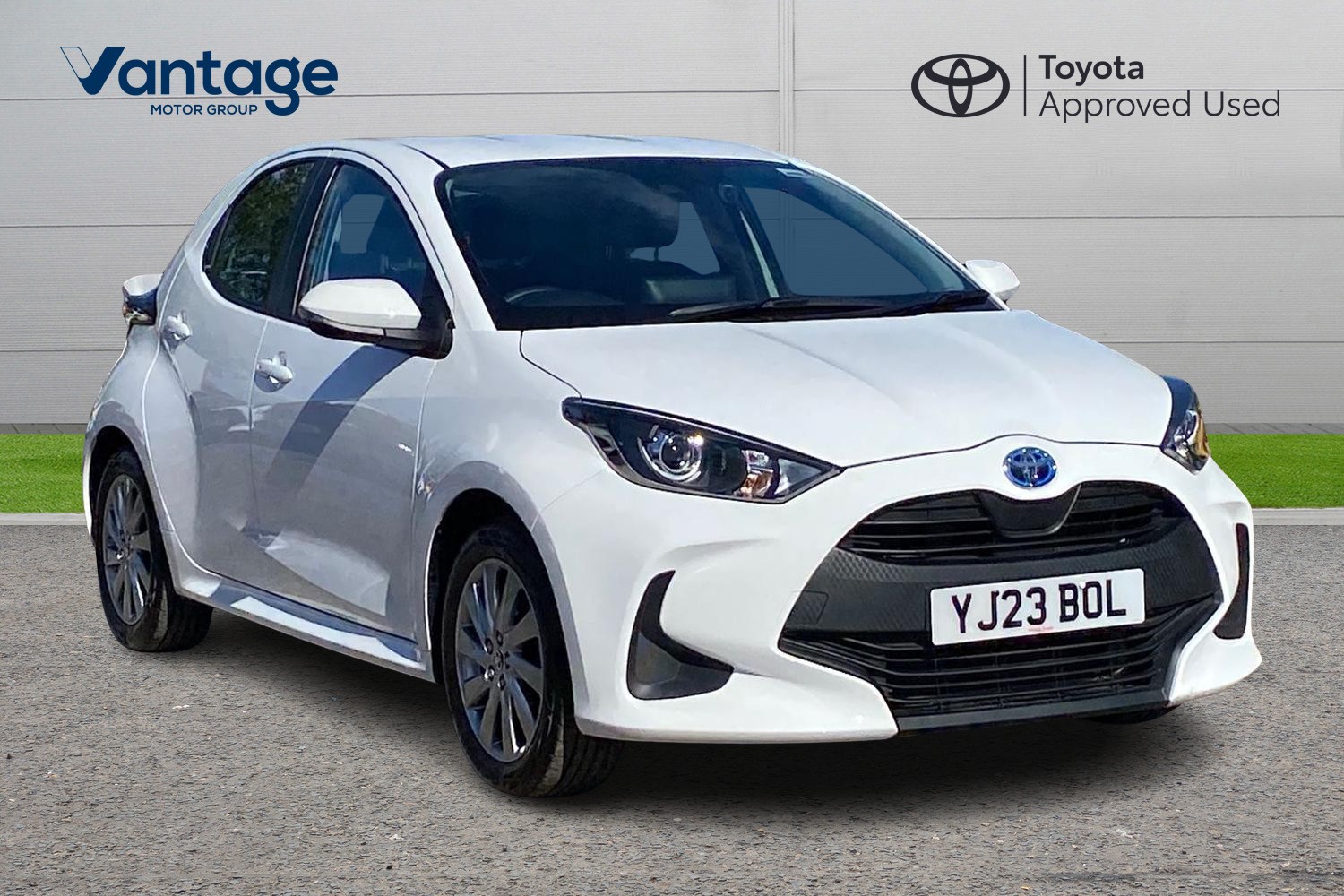 Main listing image - Toyota Yaris