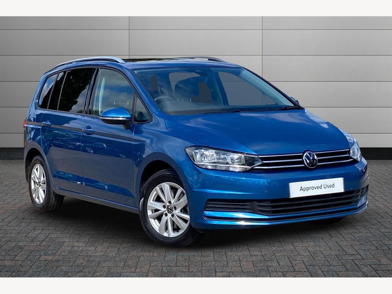 Main listing image - Volkswagen Touran