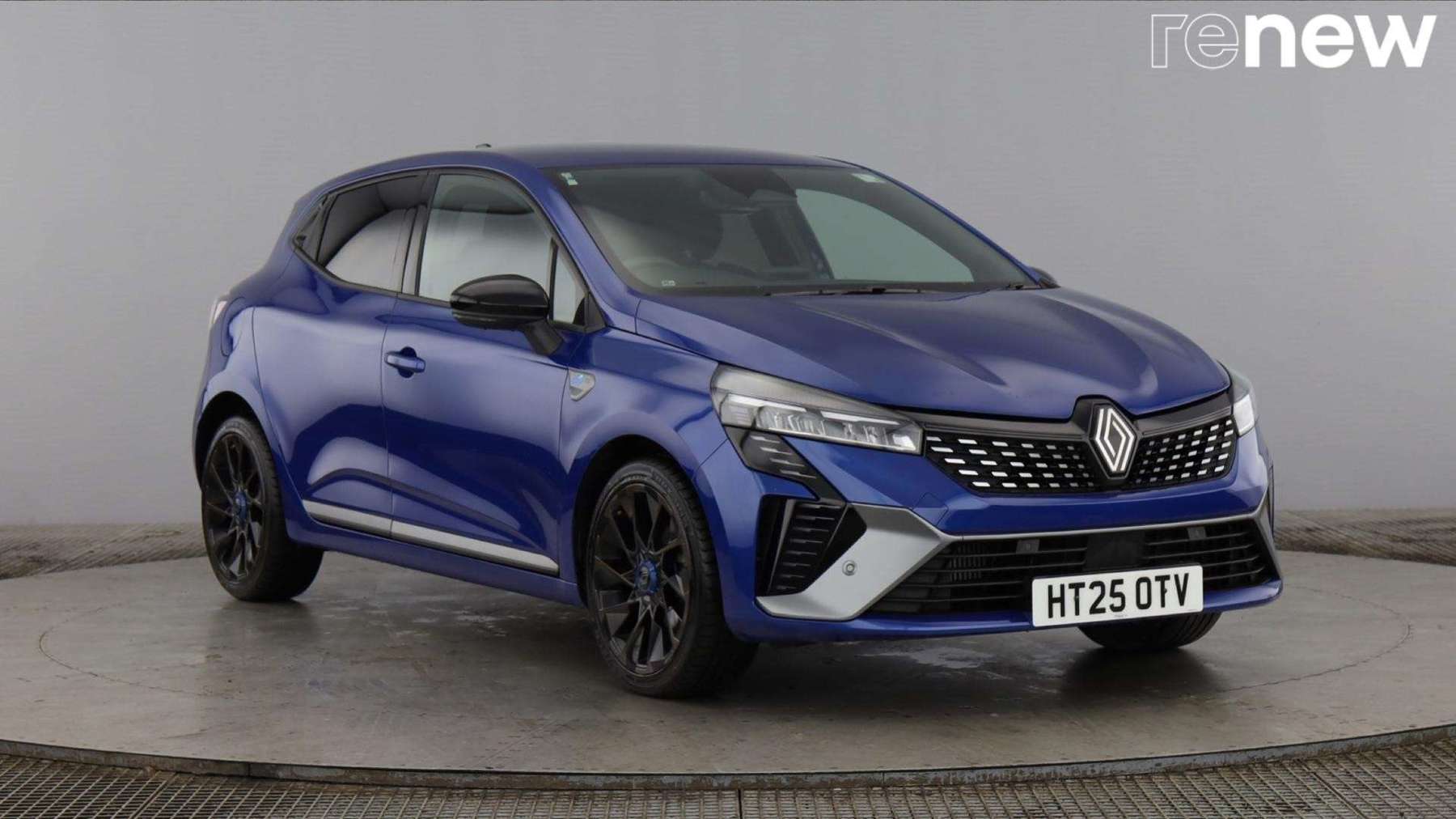 Main listing image - Renault Clio