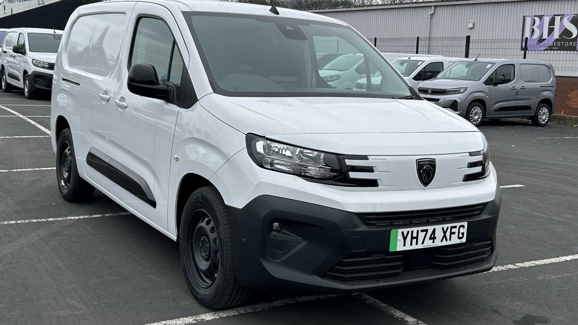 Main listing image - Peugeot e-Partner