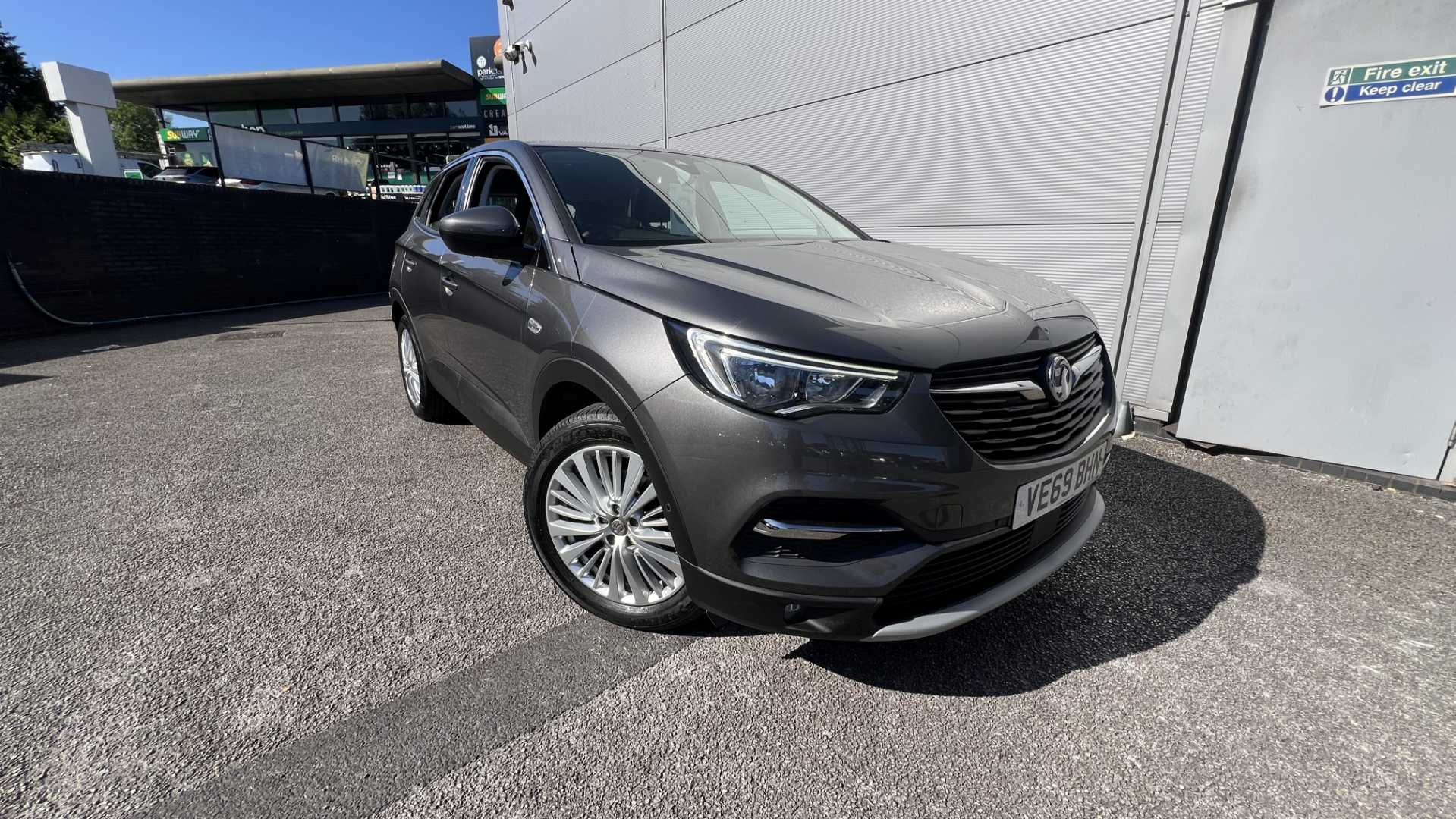 Main listing image - Vauxhall Grandland X