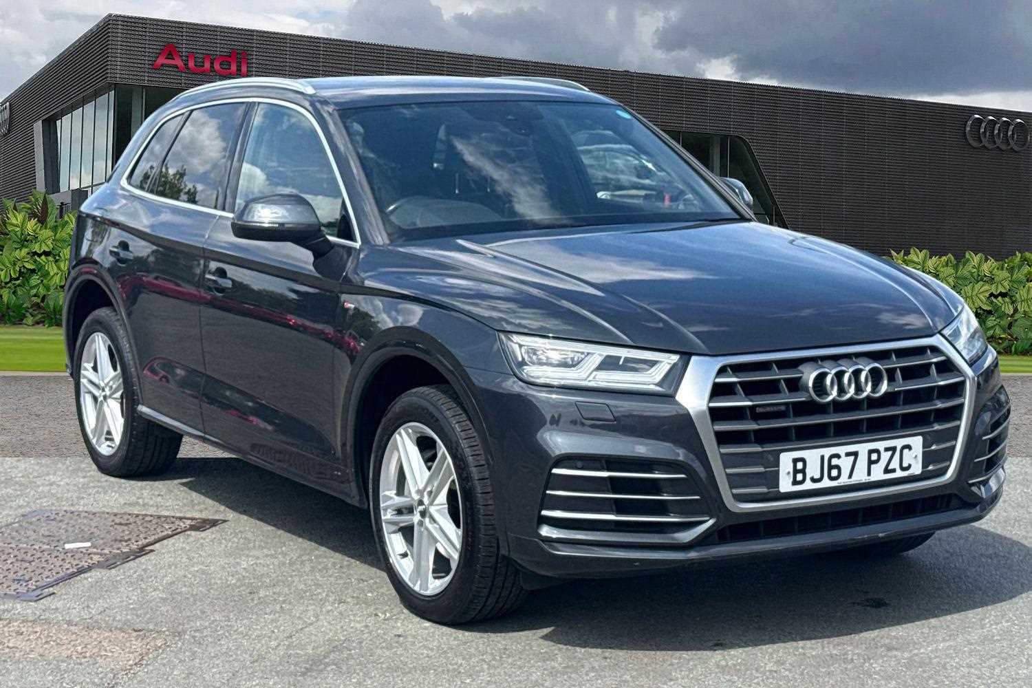 Main listing image - Audi Q5
